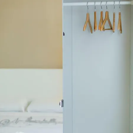 Bed and Breakfast Le 4*